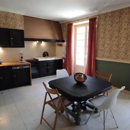 Maison De Caractere / Petit Versailles Normand Дом отдыха Валонь